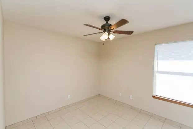 16161/16163 Rolling Meadows Dr. Apartment for rent in Lindale, TX