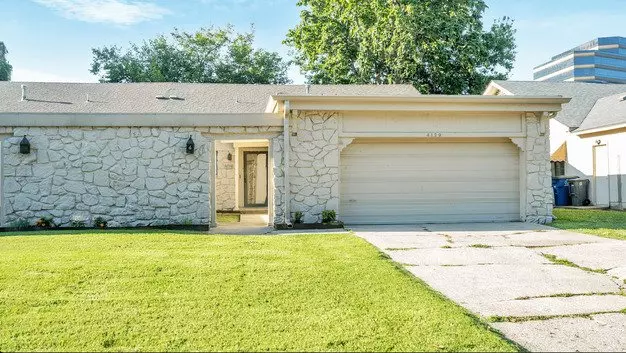 Spacious 3 Bed / 2 Bath Duplex Unit Looking For The Right Residents. Well Maintained. No Pets Allowed. Apartment for rent in Tulsa, OK