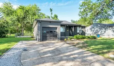 2 of 17 Beautifully Redone 2 Bedroom Midtown House! Available For Immediate Move In! House for rent in Tulsa, OK