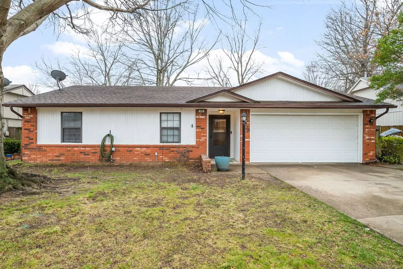 Charming 3-bed, 2-bath Home In Prime Broken Arrow Location! House for rent in Broken Arrow, OK