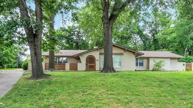 Incredible Ranch Style Home In Midtown! Apartment for rent in Tulsa, OK