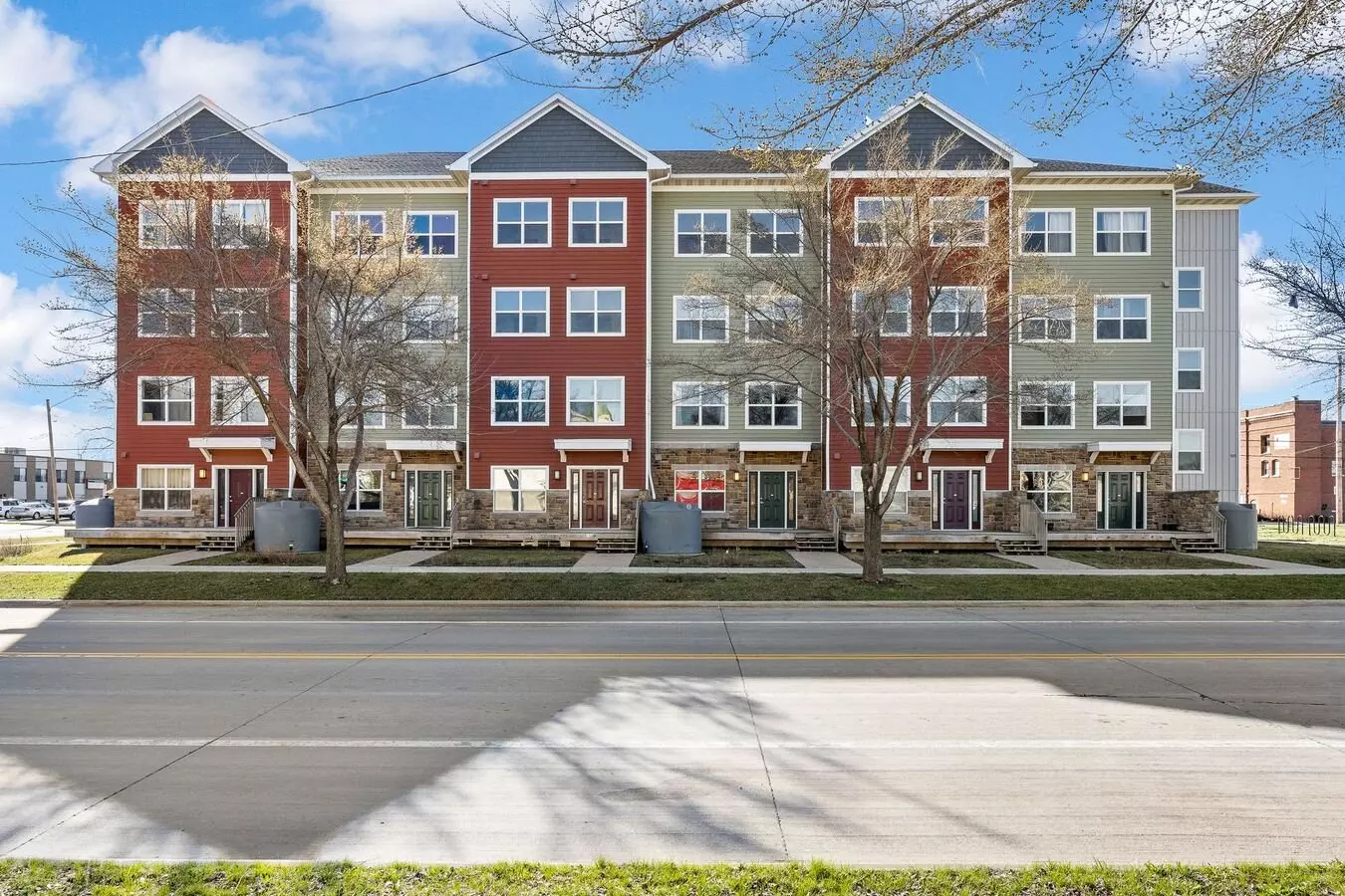 2 of 3 Kingston Pointe Apartment for rent in Cedar Rapids, IA