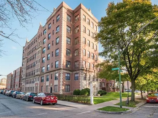 Ivy Tower Apartment for rent in Chicago, IL Ivy Tower Apartment for rent in Chicago, IL