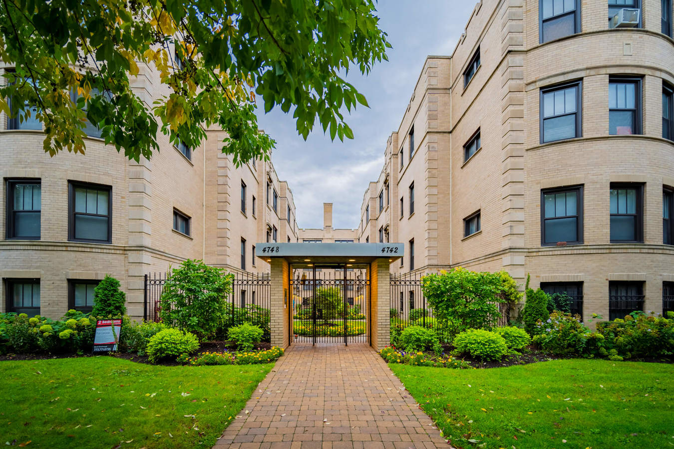 474248 S Woodlawn Ave Apartments Chicago, IL