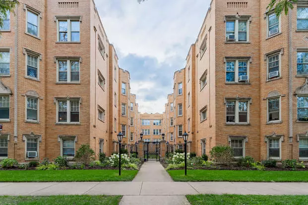 4328-36 N. Hermitage Apartment for rent in Chicago, IL 4328-36 N. Hermitage Apartment for rent in Chicago, IL