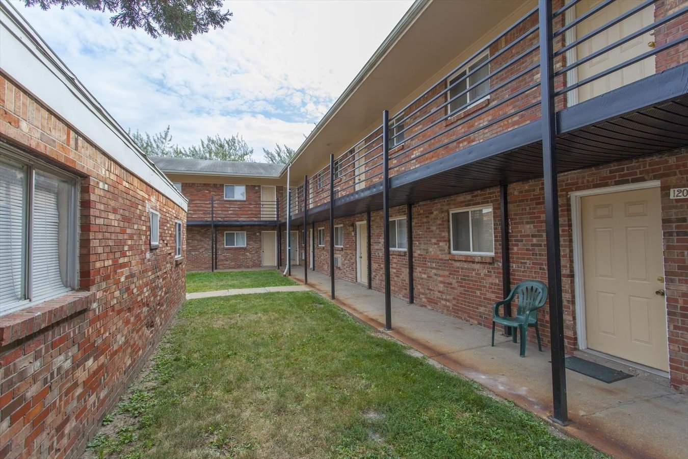 Redstone Commons Apartments Davenport, IA