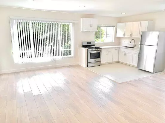 360 S Reeves Dr Apartment for rent in Beverly Hills, CA