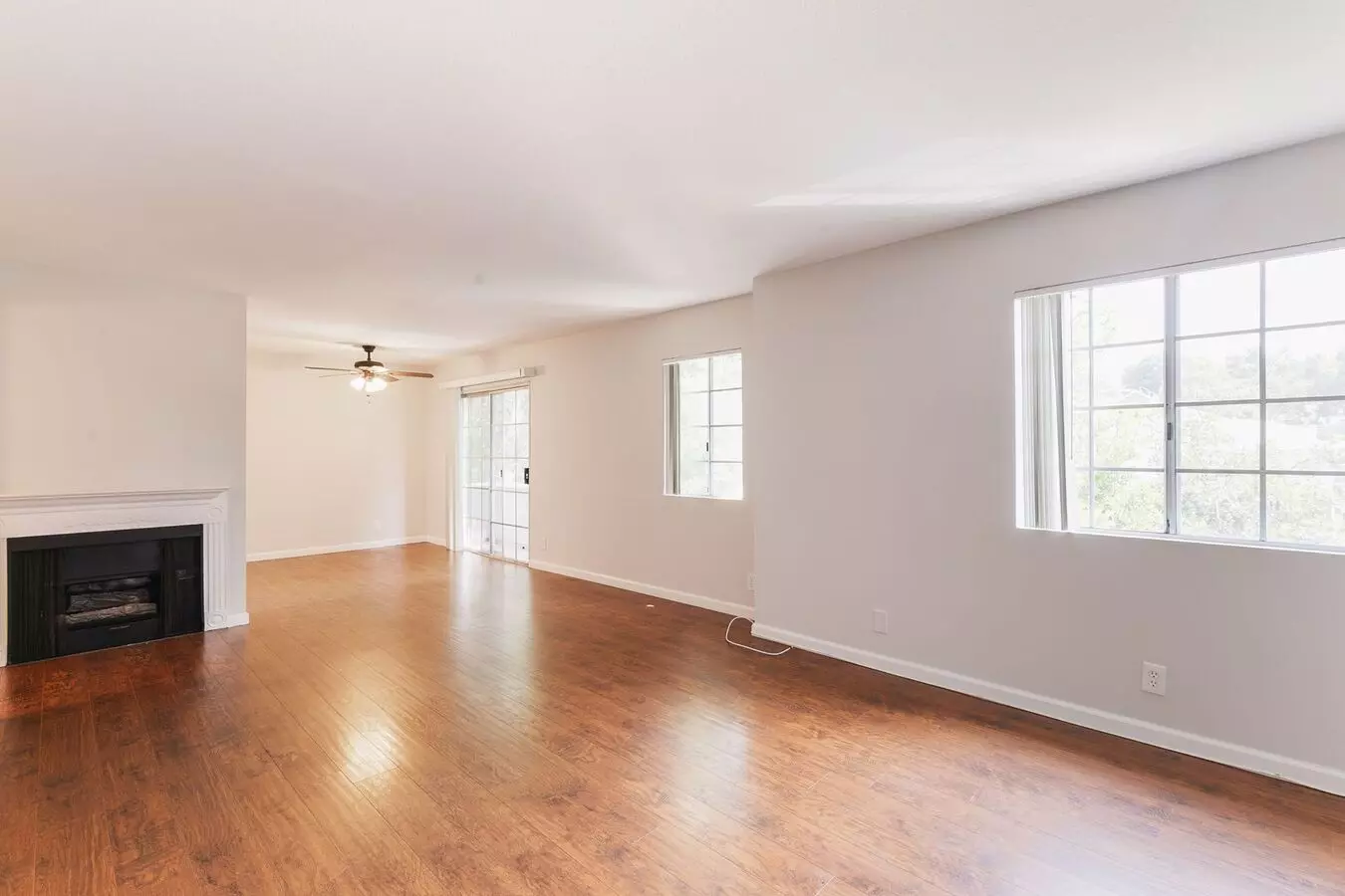 14455 Dickens St Apartment for rent in Sherman Oaks, CA