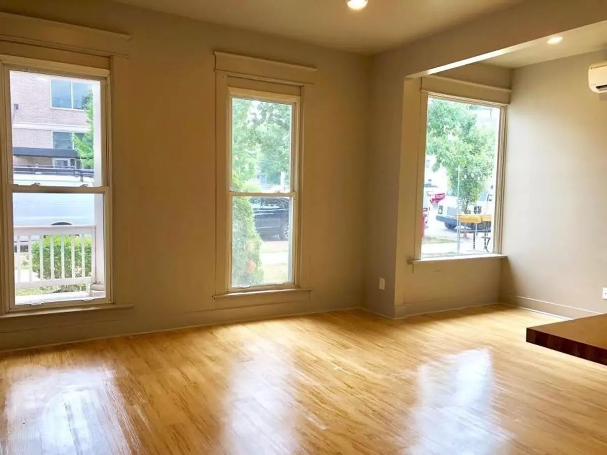 425 N Walnut St Apartment for rent in Bloomington, IN