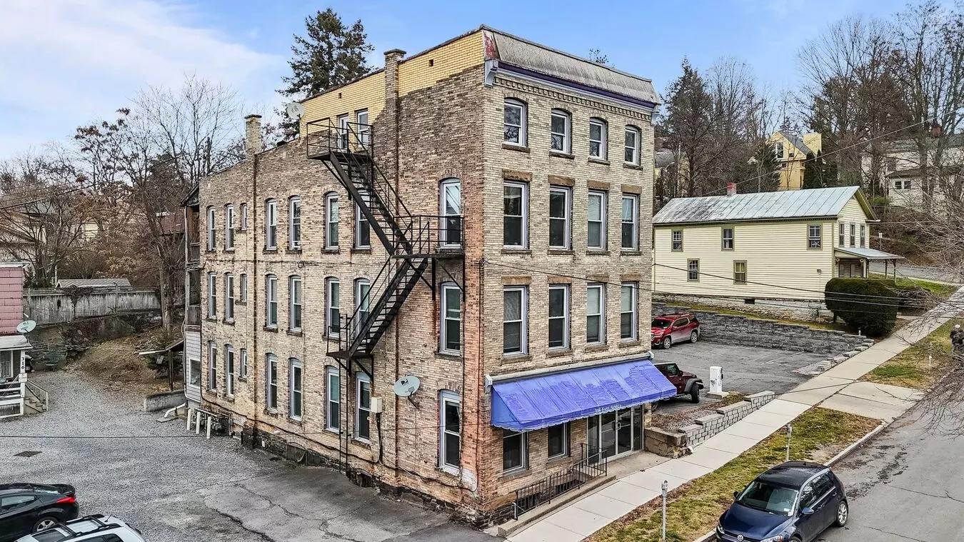 318 E Seneca - Downtown Ithaca Apartment for rent in Ithaca, NY