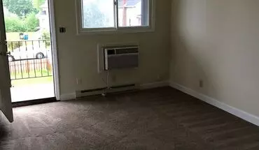 2 of 8 Aurora Ave Apartment for rent in Aurora, IL
