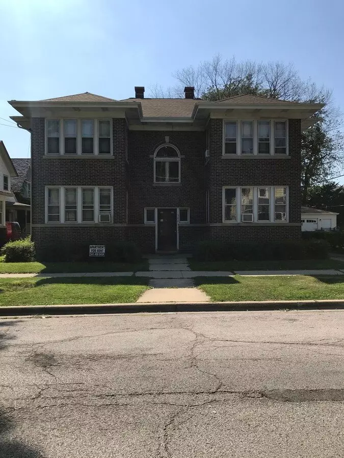 306 Locust Apartment for rent in Aurora, IL