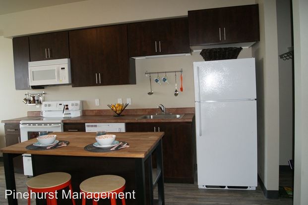 9700 NE Everett Ct Apartment for rent in Portland, OR 9700 NE Everett Ct Apartment for rent in Portland, OR