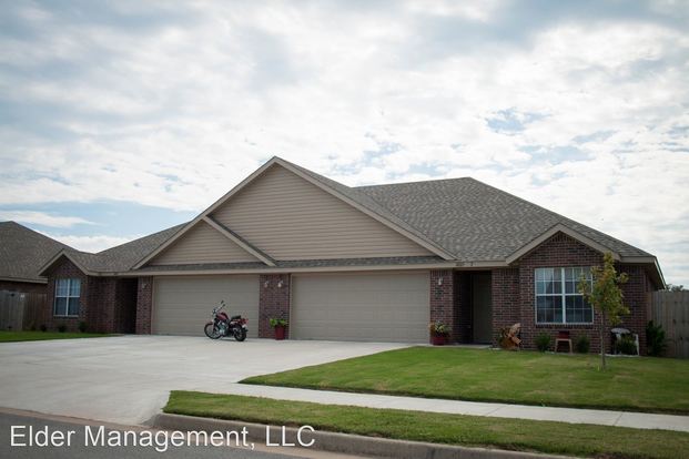 Stonegate Apartment for rent in Bentonville, AR