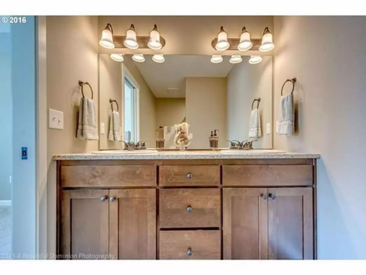 Luxury Townhome In Ridgefield House for rent in Ridgefield, WA