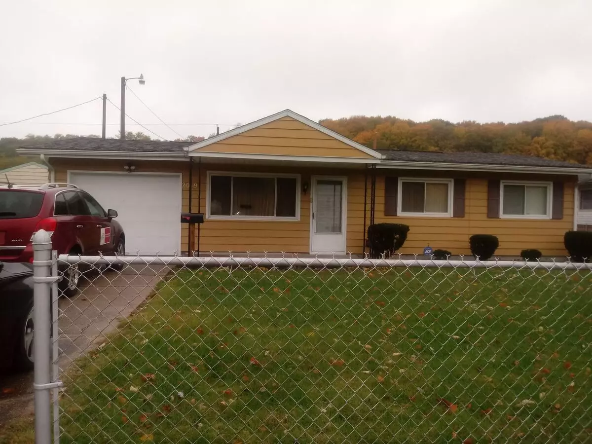 Mishawaka 3 Bed 1 1/2 Bath By Marion Highschool House for rent in Mishawaka, IN