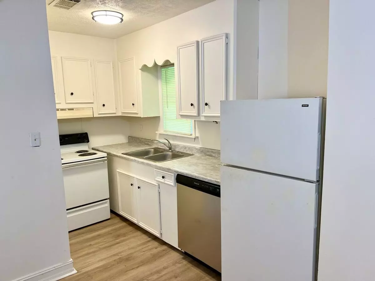 1 Bed/1 Bath For Rent Near Downtown Brandon! House for rent in Brandon, MS
