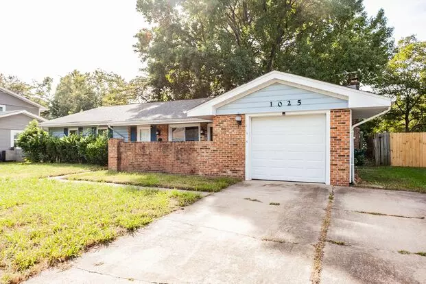 1025 Anderson Way Apartment for rent in Virginia Beach, VA