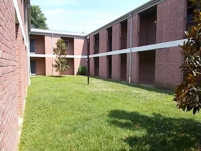 Oakland Square Apartments Apartment for rent in Hampton, VA