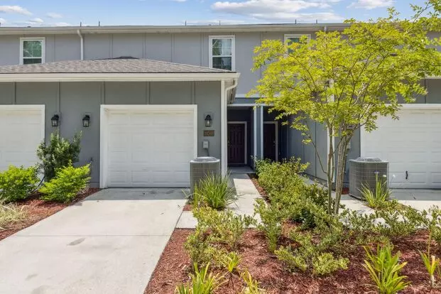 Nearly New 2br/2.5ba Townhome – Great Location & Move-in Ready! Apartment for rent in Yulee, FL
