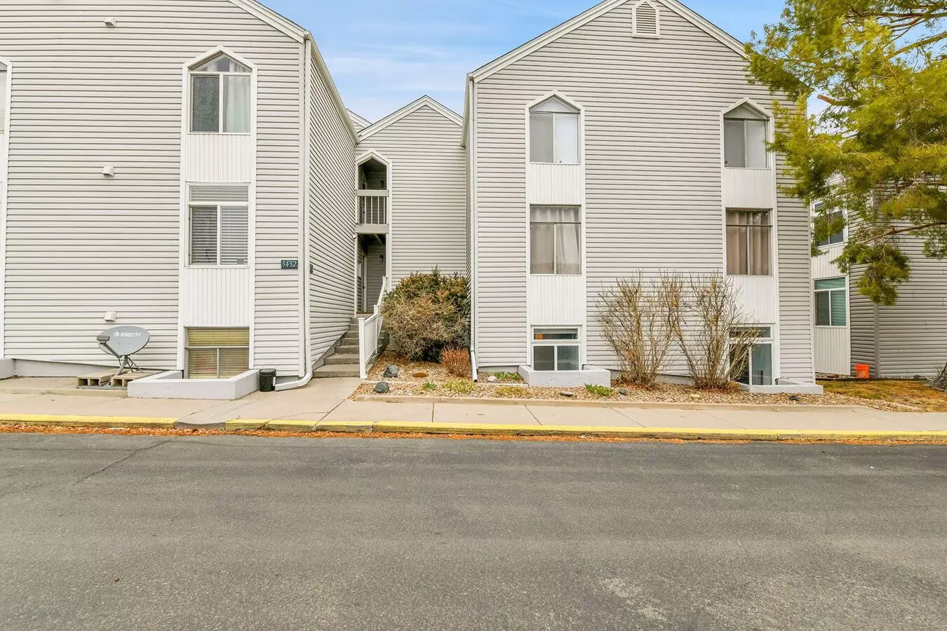 $0 Deposit Option. Charming 2 Bed 2 Bath Condo Off Hampden And Monaco Apartment for rent in Denver, CO