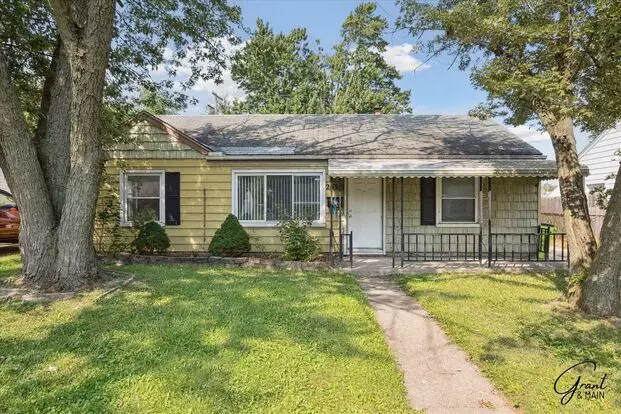 3 Bedroom Ranch - $1,350 Apartment for rent in Roseville, MI