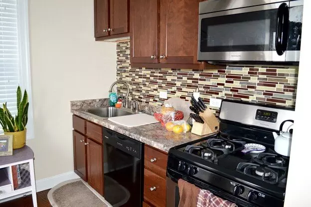 Duane Apartment for rent in Glen Ellyn, IL Duane Apartment for rent in Glen Ellyn, IL