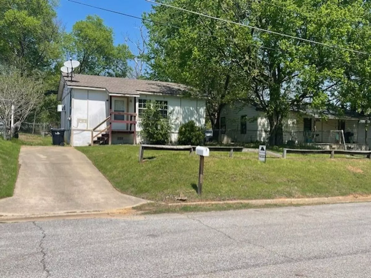 1017 W Collins House for rent in Denison, TX