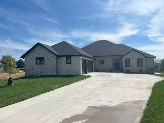 1281 W Sage Ct Apartment for rent in Springfield, MO