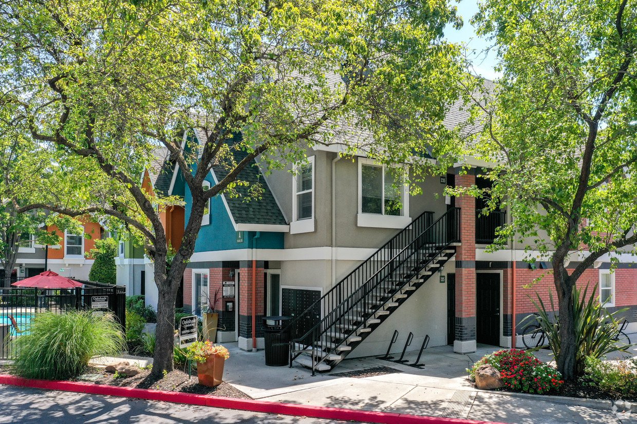 OAKSHADE COMMONS APARTMENTS Apartments Davis, CA Rentable