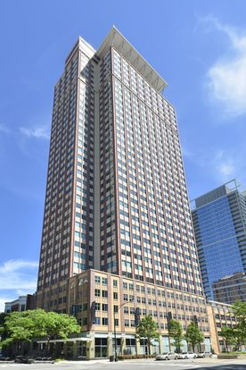 Chestnut Tower Apartment for rent in Chicago, IL