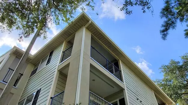 For Rent 1 Bed 1 Bath Upper Floor With Balcony Apartment for rent in Gainesville, FL