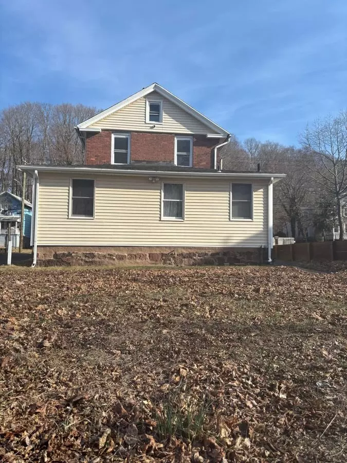 2 of 3 882 Quinnipiac Ave Apartment for rent in New Haven, CT