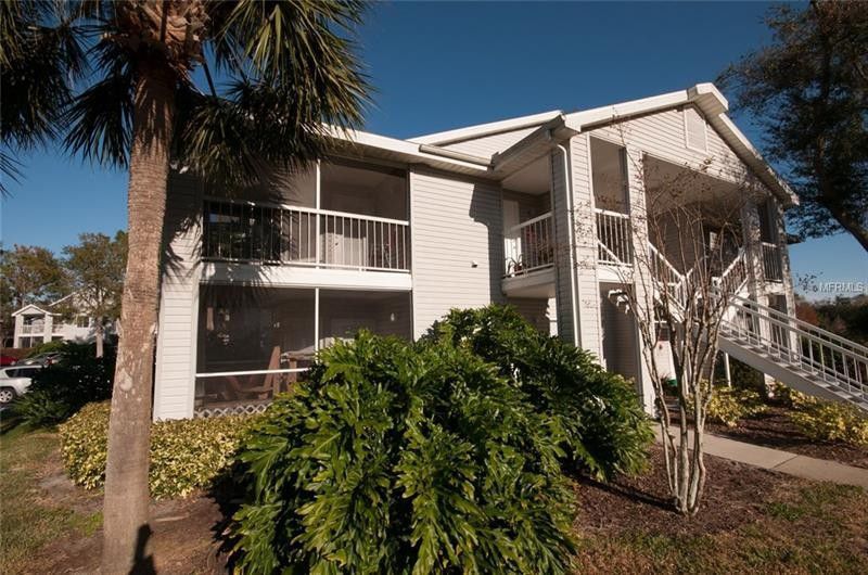 2 Bedroom / 2 Bathroom Upstairs Condo With Large... Apartments Lake ...