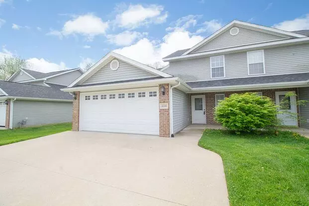 Beautiful 4 Bedroom Duplex Apartment for rent in Columbia, MO
