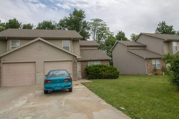 Large 4 Br 3 Ba Duplex Apartment for rent in Columbia, MO