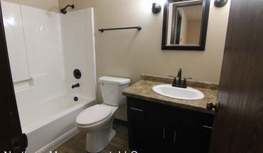 3 of 6 Oakview Apartment for rent in De Pere, WI