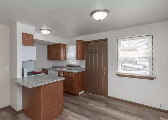 315 21st St Apartment for rent in Bettendorf, IA