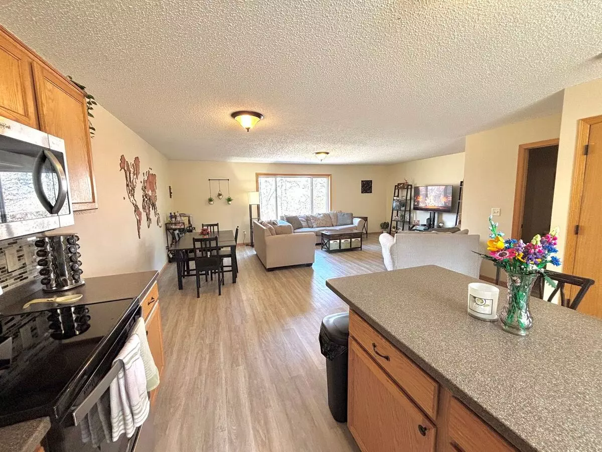 Updated 3Bed 3Bath End Unit Townhome W’great Views House for rent in St Paul, MN