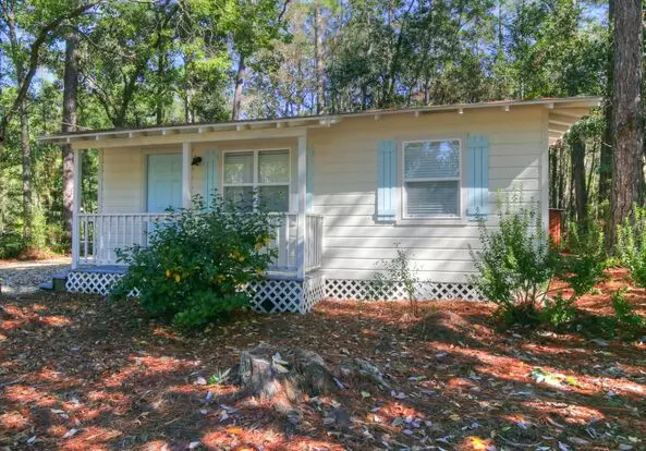 Newly Remolded Cottage Across From Mobile Bay! Apartment for rent in Fairhope, AL