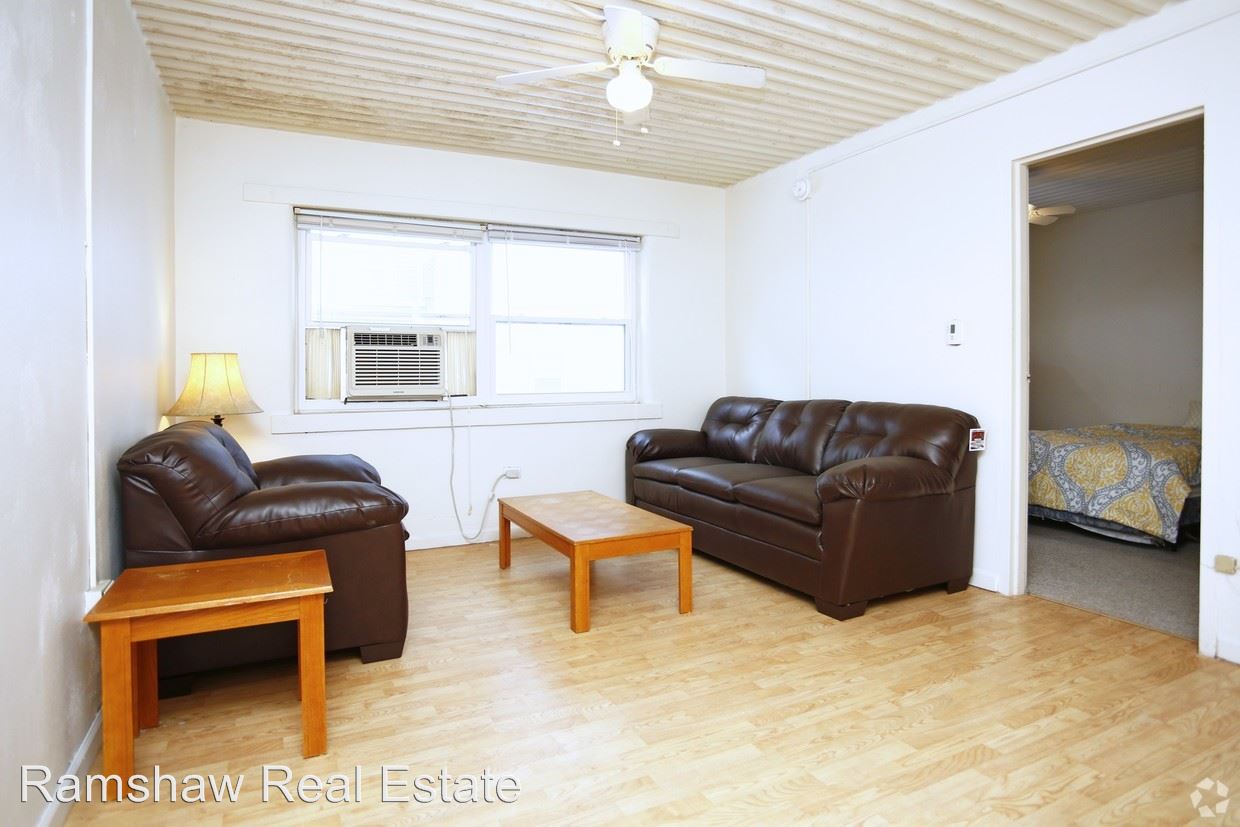 2 Bedrooms 1 Bathroom Apartment for rent at 102 N Gregory St in Urbana, IL