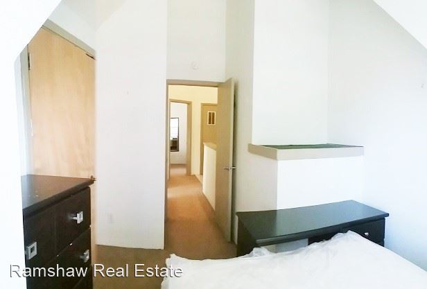1 Bedroom 1 Bathroom Apartment for rent at 305 E John St in Champaign, IL