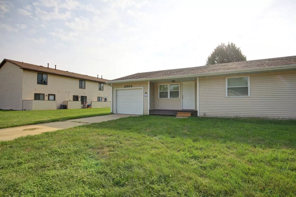 2504 Leeper Dr House for rent in Champaign, IL