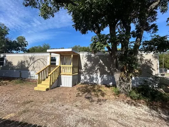 2024 Three Bedroom Home Apartment for rent in Newark, TX