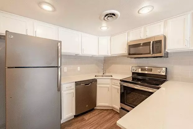 Collins off Colter Apartment for rent in Phoenix, AZ Collins off Colter Apartment for rent in Phoenix, AZ