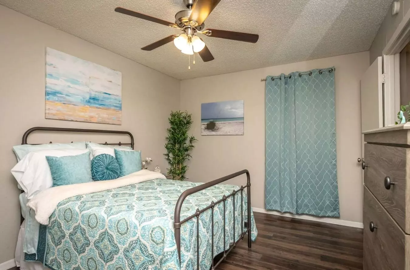 Ninety-Nine44 on Walnut Apartment for rent in Dallas, TX