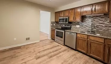 5 of 32 Maple Place Condominium Apartment for rent in West Bloomfield, MI