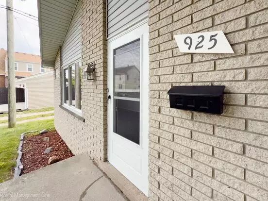 Charming Location Apartment for rent in Wyandotte, MI