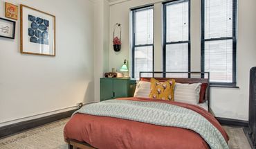 5 of 17 Vivian Apartments Apartment for rent in Chicago, IL