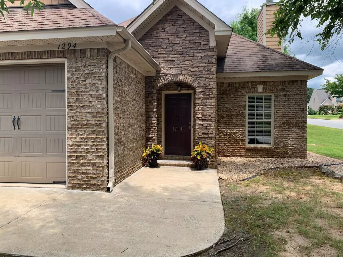 2 of 3 Super Cute One Level Home In Gardens At Gatewood House for rent in Auburn, AL
